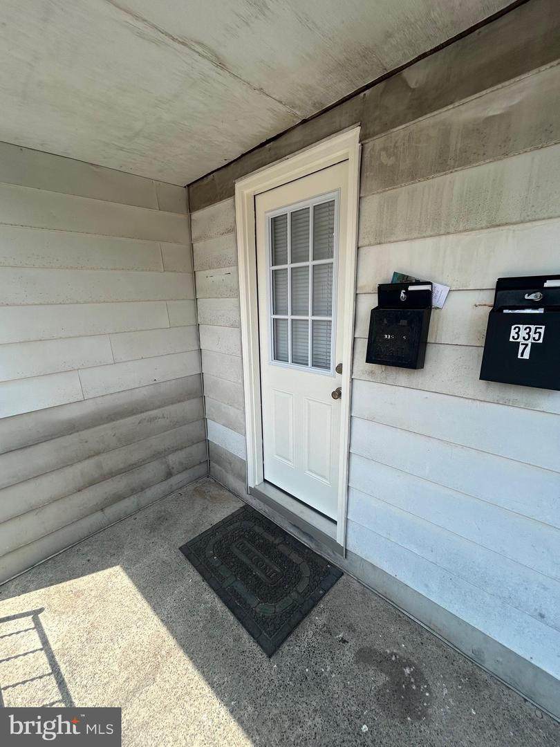 402 4TH Street - Photo 1