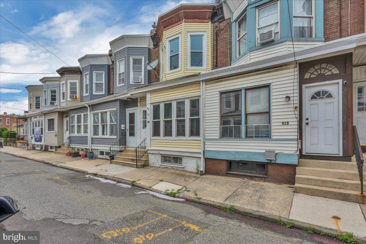 521 Bergen Street - Photo 1