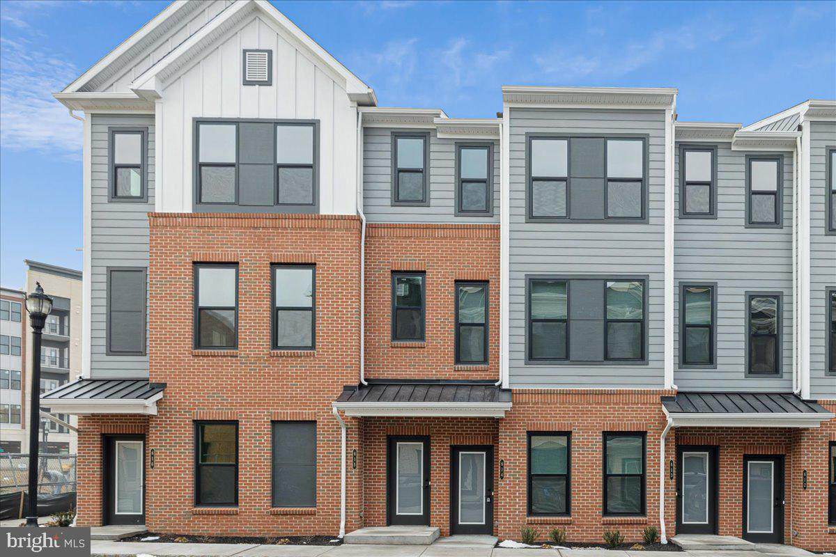 614 Parker Boulevard - Photo 1