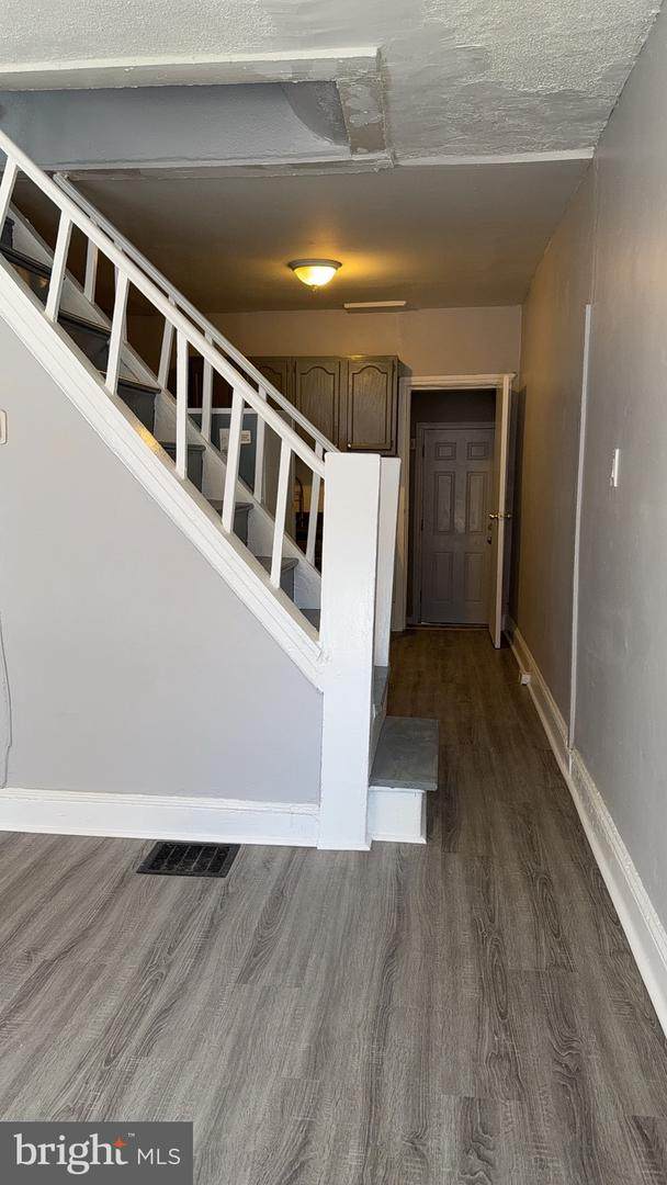 2863 Leithgow Street - Photo 1