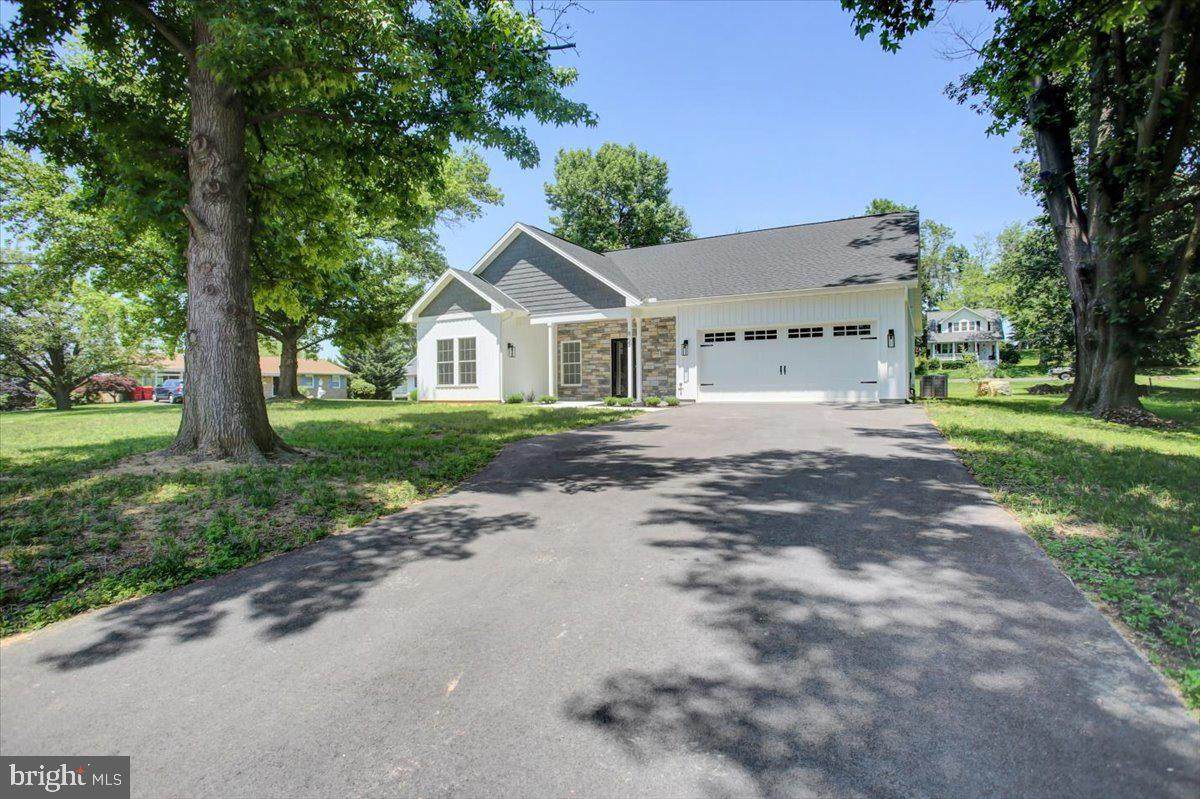 865 Alandale Drive - Photo 1