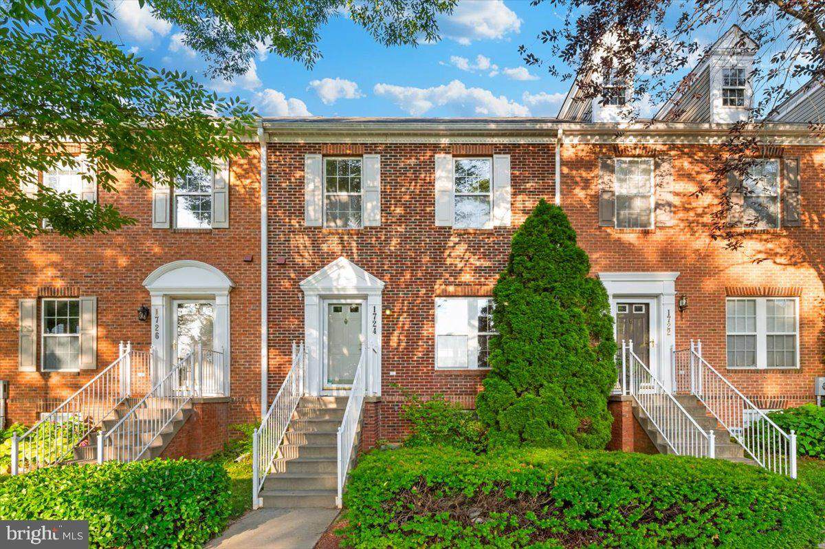 1724 Derrs Square - Photo 1