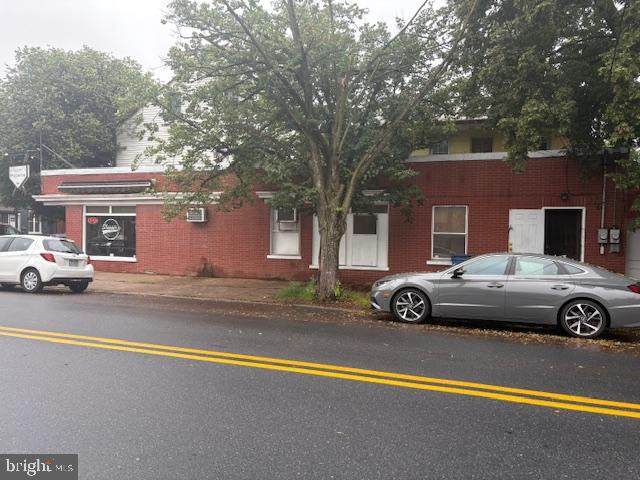 701-703 Queen Street - Photo 1