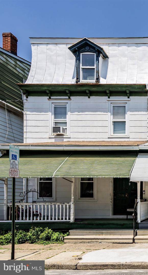 239 Conover Street - Photo 1