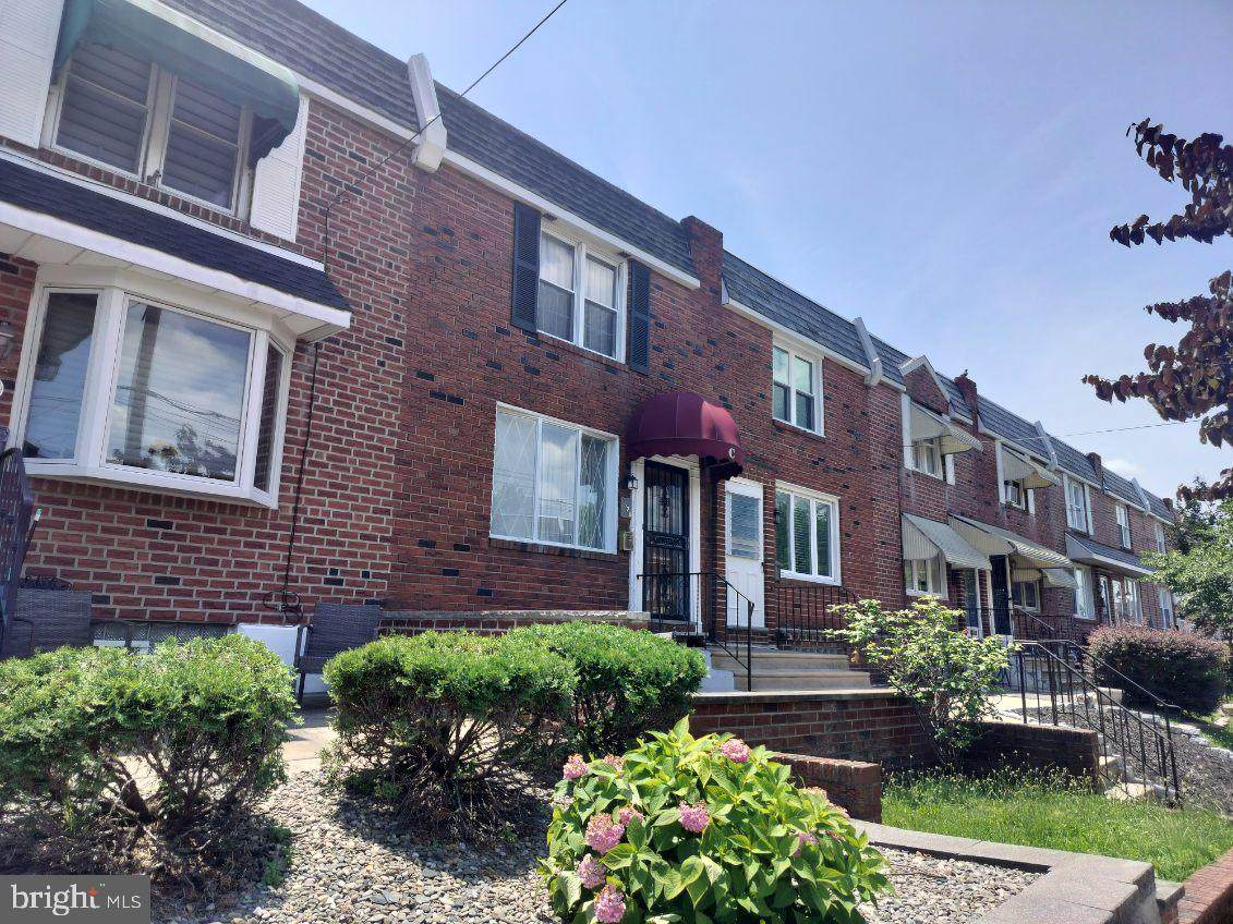 1524 Curtin Street - Photo 1