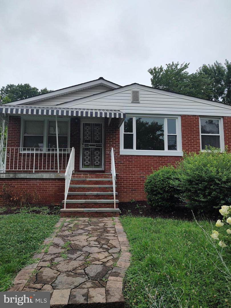 5030 Lee Street - Photo 1