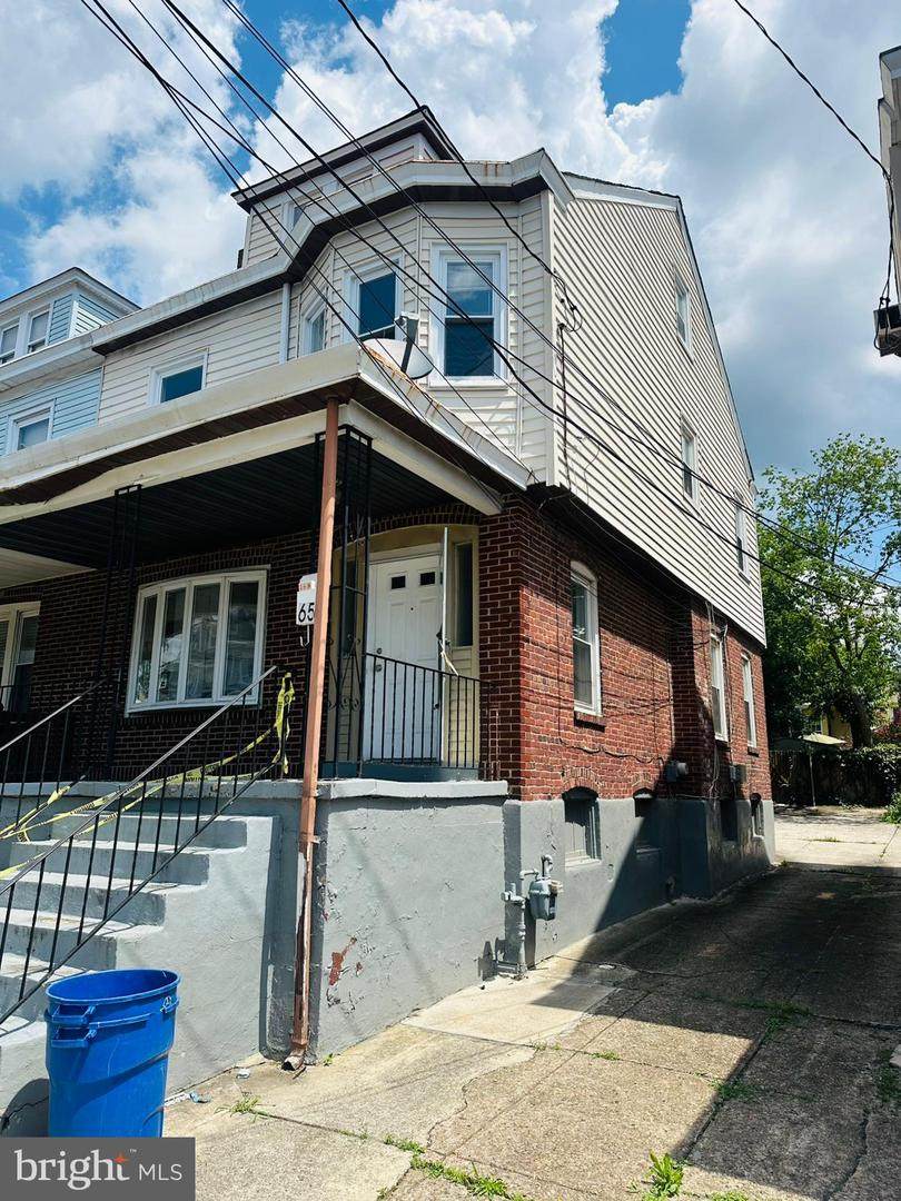 656 Rutherford Avenue - Photo 1