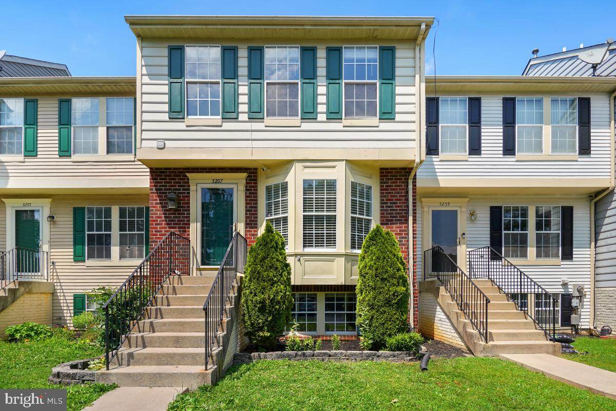5257 Earles Court - Photo 1