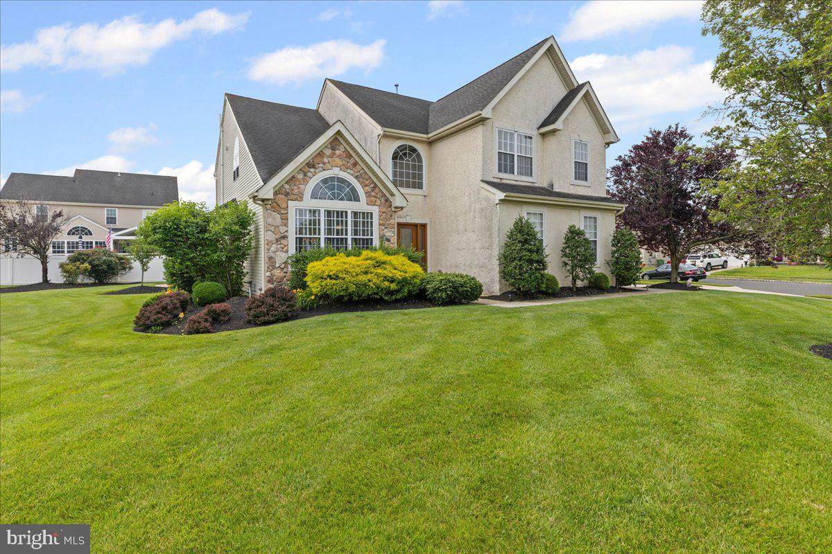 102 Windsor Dr - Photo 1