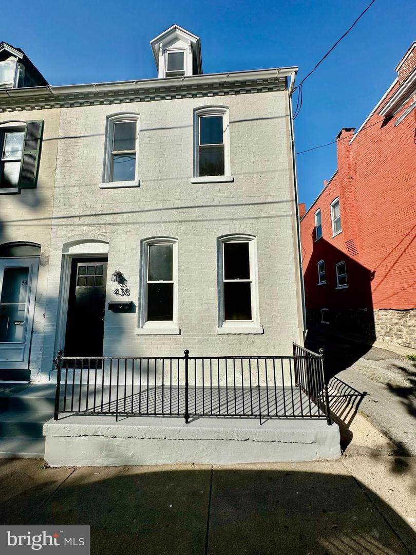 438 Shippen Street - Photo 1