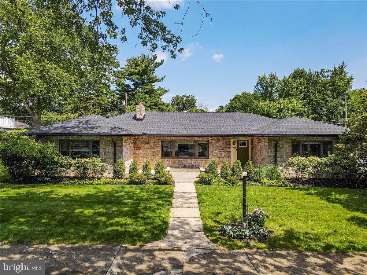 2705 Gordon - Photo 1