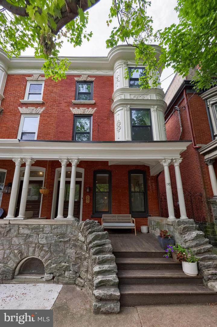 662 Chestnut Street - Photo 1