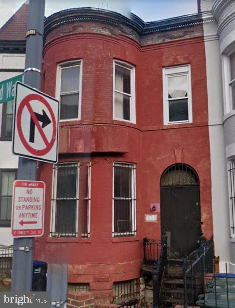 9 New York Avenue - Photo 1
