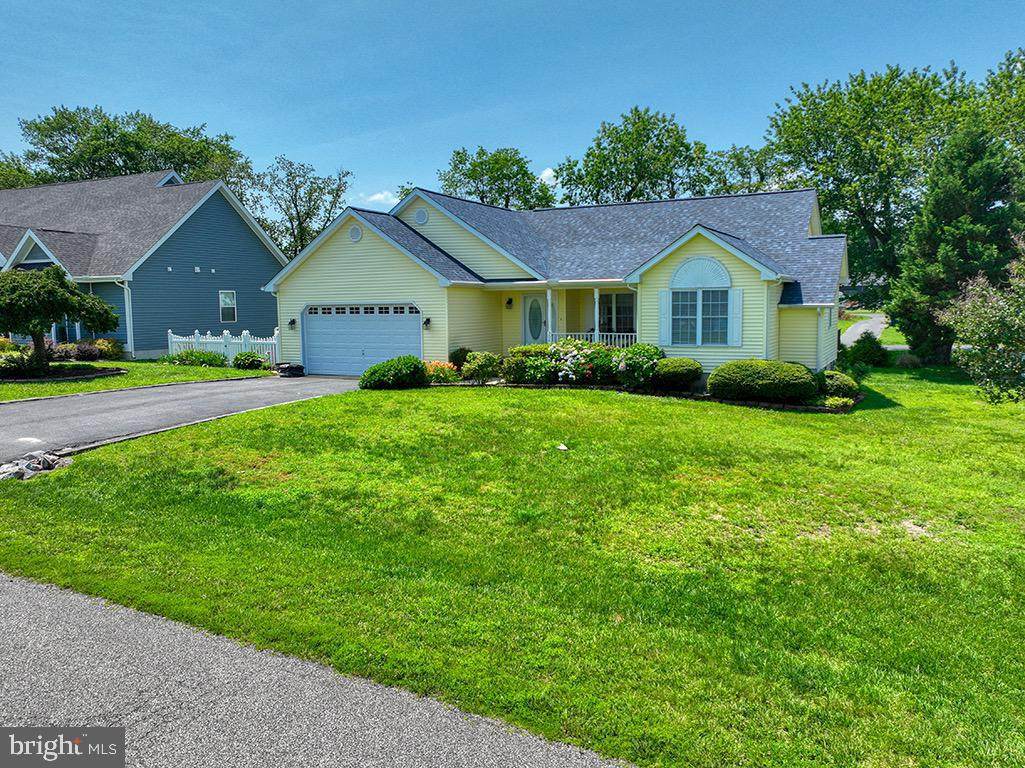 306 Country Place - Photo 1