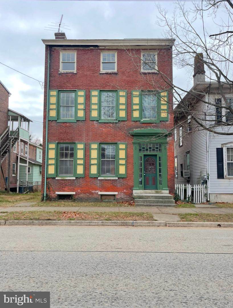 91 Broadway - Photo 1