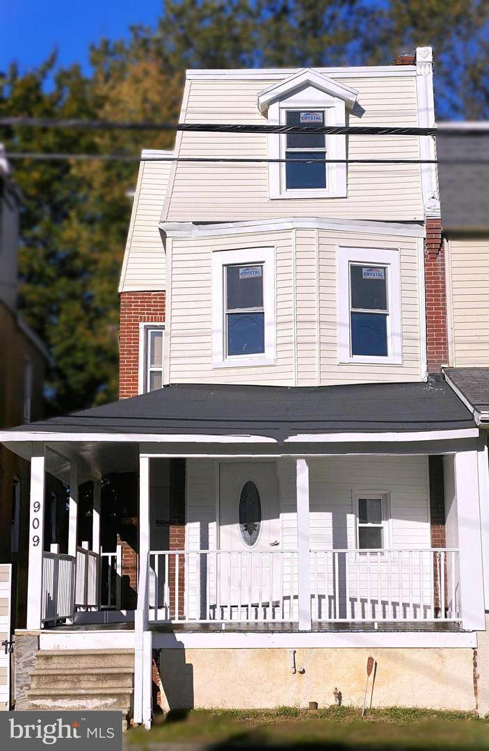 909 Vandever Avenue - Photo 1