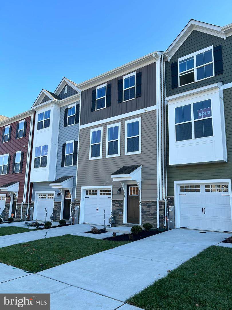 303 Purple Place - Photo 1