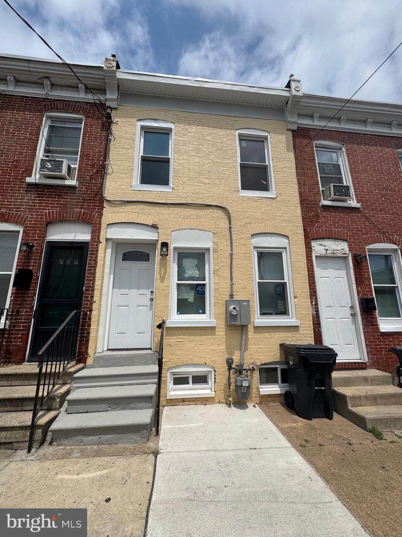 739 10TH Street - Photo 1