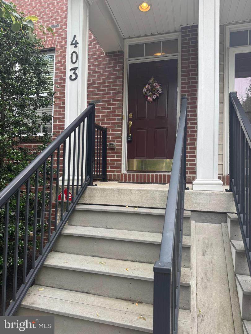 403 Line Street - Photo 1