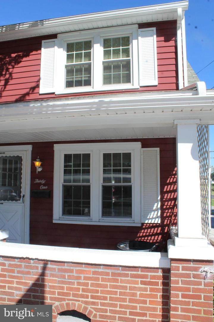 31 Forrest Avenue - Photo 1