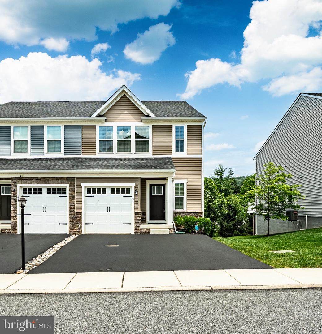 124 Azalea Drive - Photo 1