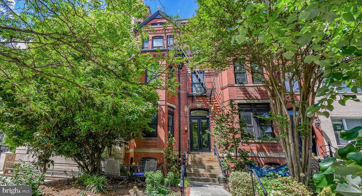 1604 19TH Street - Photo 1