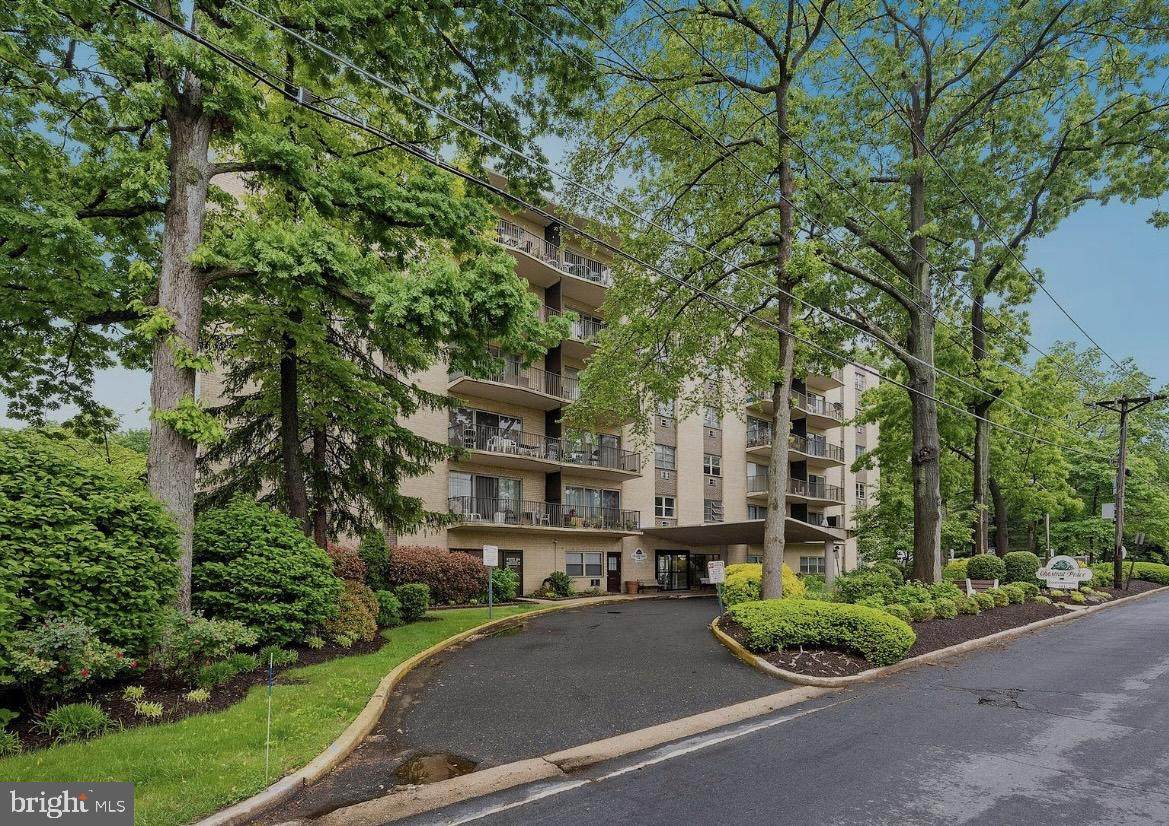 303 Chestnut Place - Photo 1