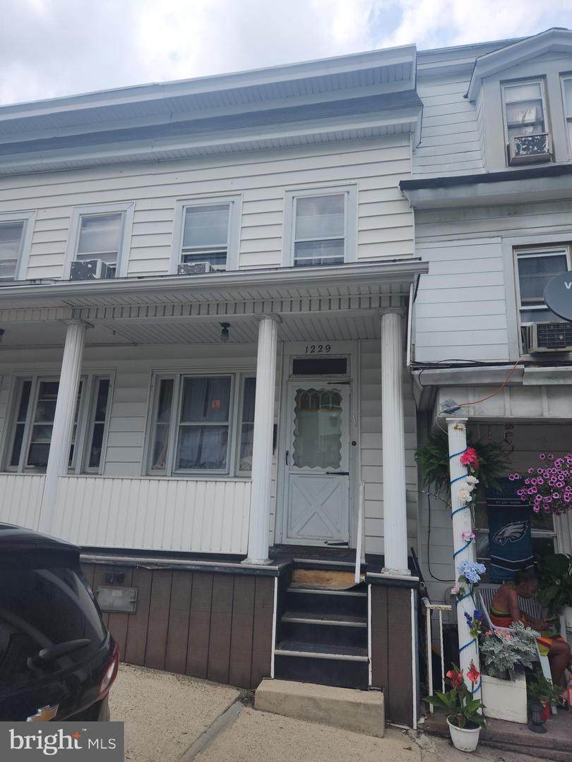1229 Walnut Street - Photo 1
