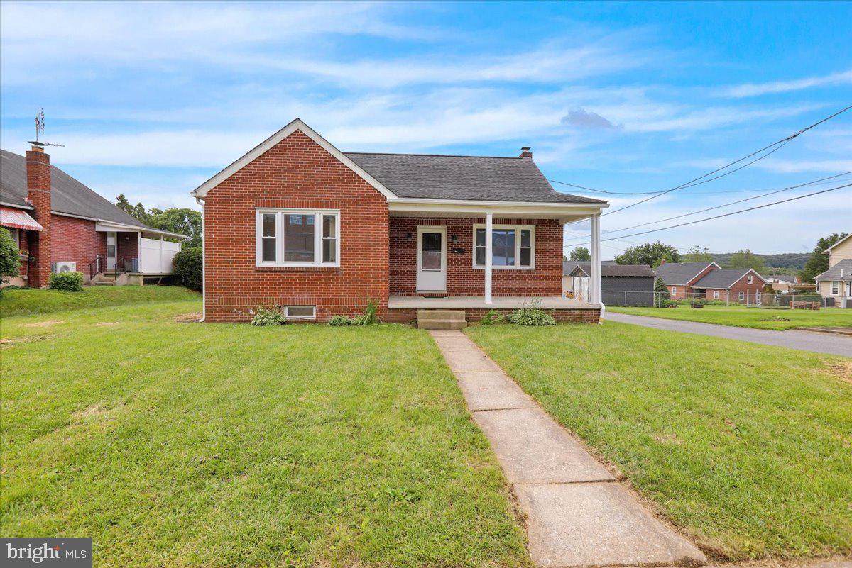 118 4TH Street - Photo 1