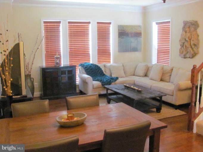 20631 Sibbald Square - Photo 1