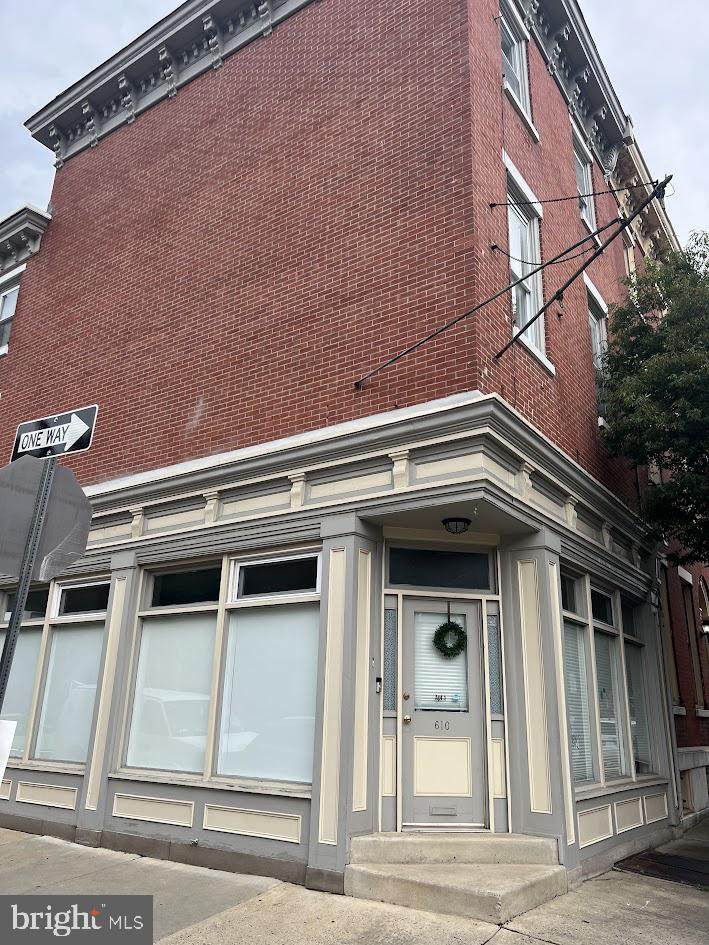 610 16TH Street - Photo 1