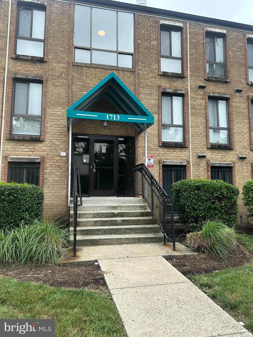 1713 Gainesville Street - Photo 1