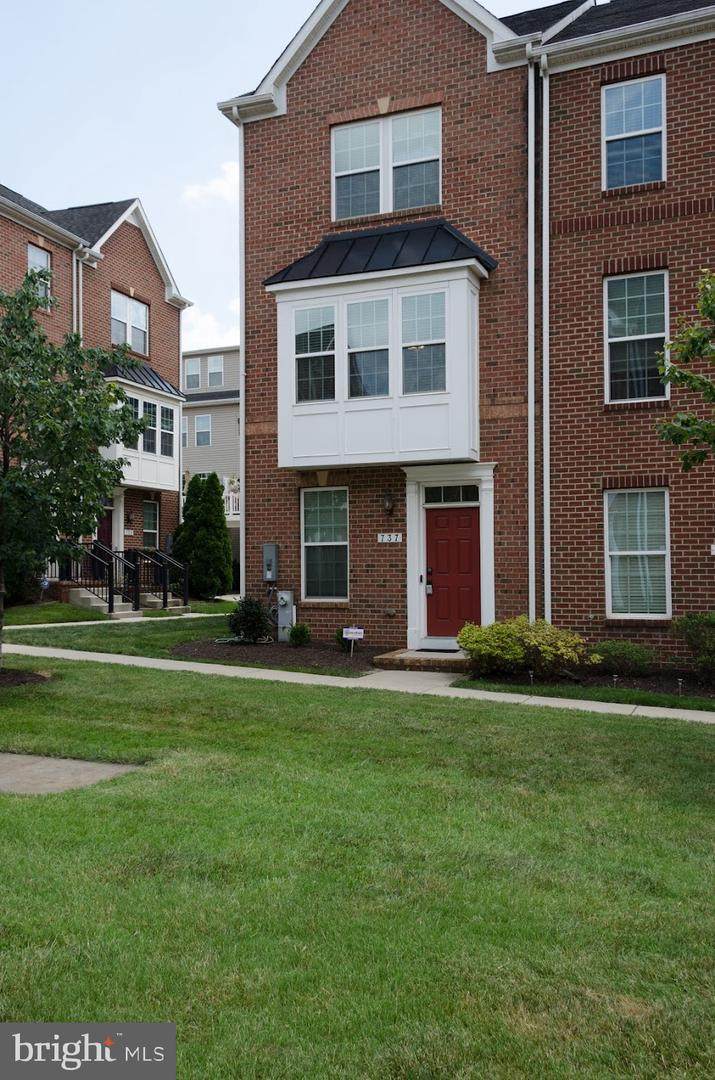 737 Macon Street - Photo 1