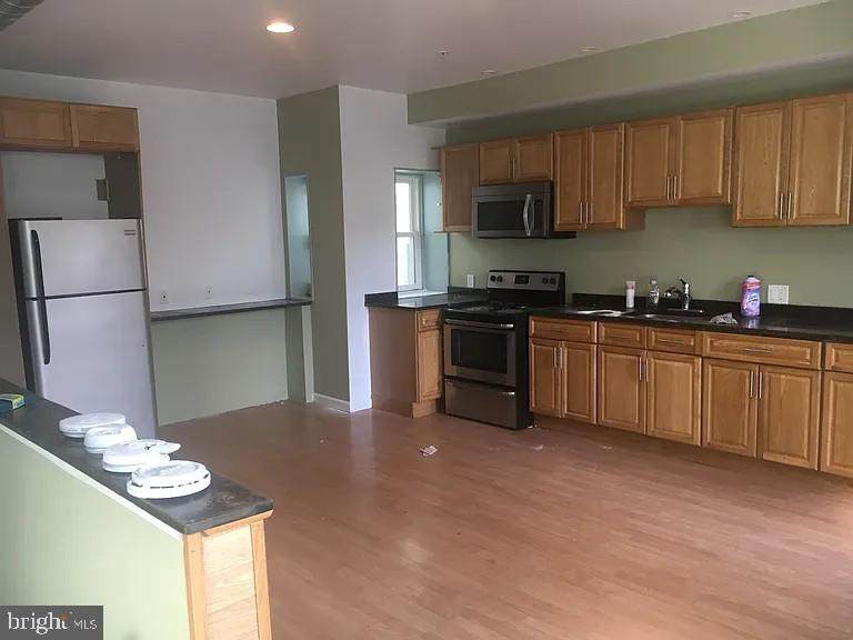 118 46TH Street - Photo 1