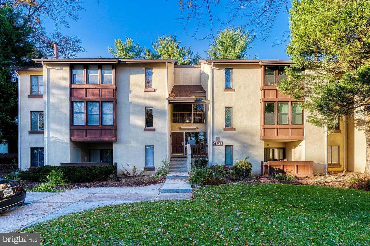 9627 White Acre Road - Photo 1