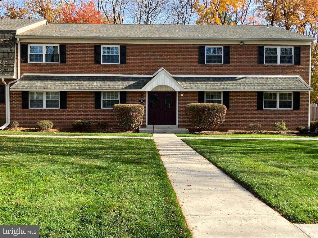 202-E Hampton Crossing - Photo 1