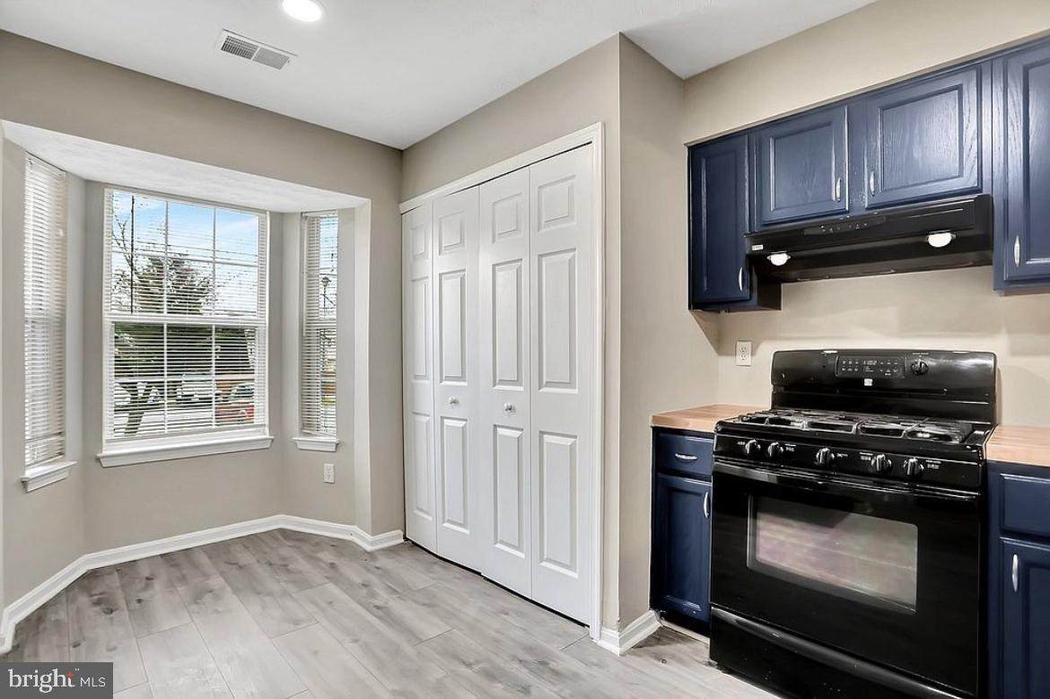 20137 Daniels Circle - Photo 1