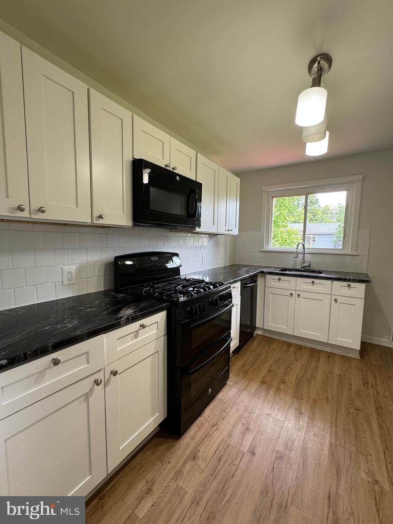 1215 Highwood Road - Photo 1