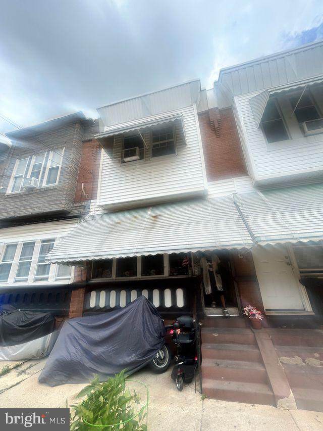 1425 28TH Street - Photo 1