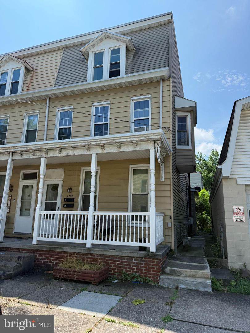 1535 Hunter Street - Photo 1