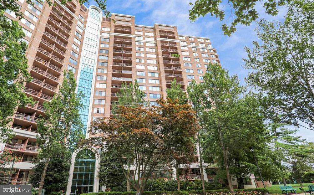 10101 Grosvenor Place - Photo 1