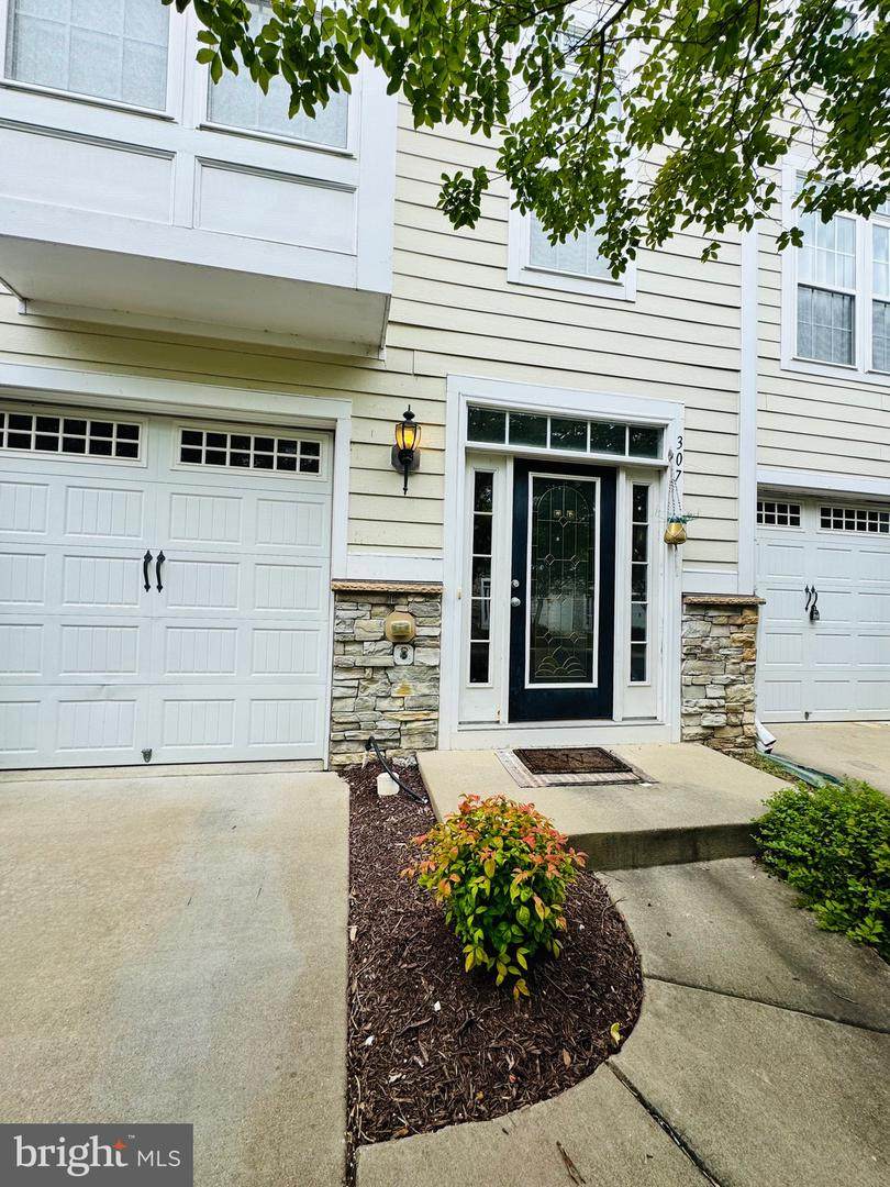 307 Monroe Point Dr - Photo 1