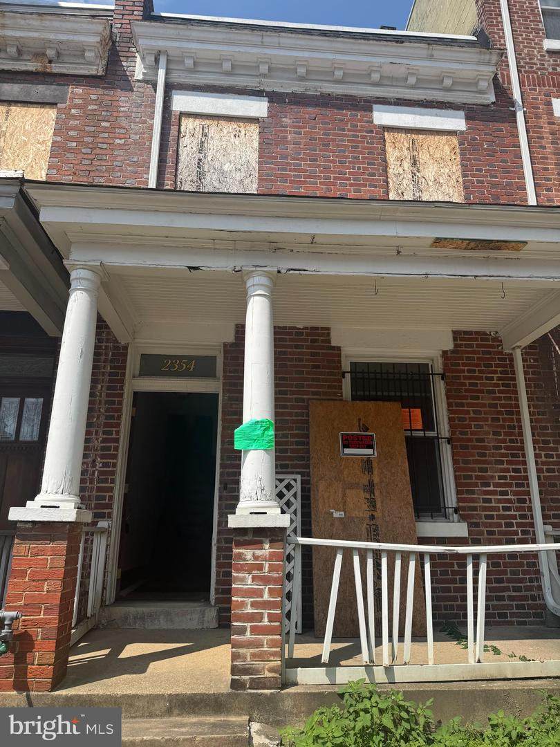 2354 Champlain Street - Photo 1