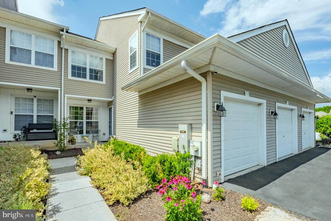 112 Stewarts Court - Photo 1