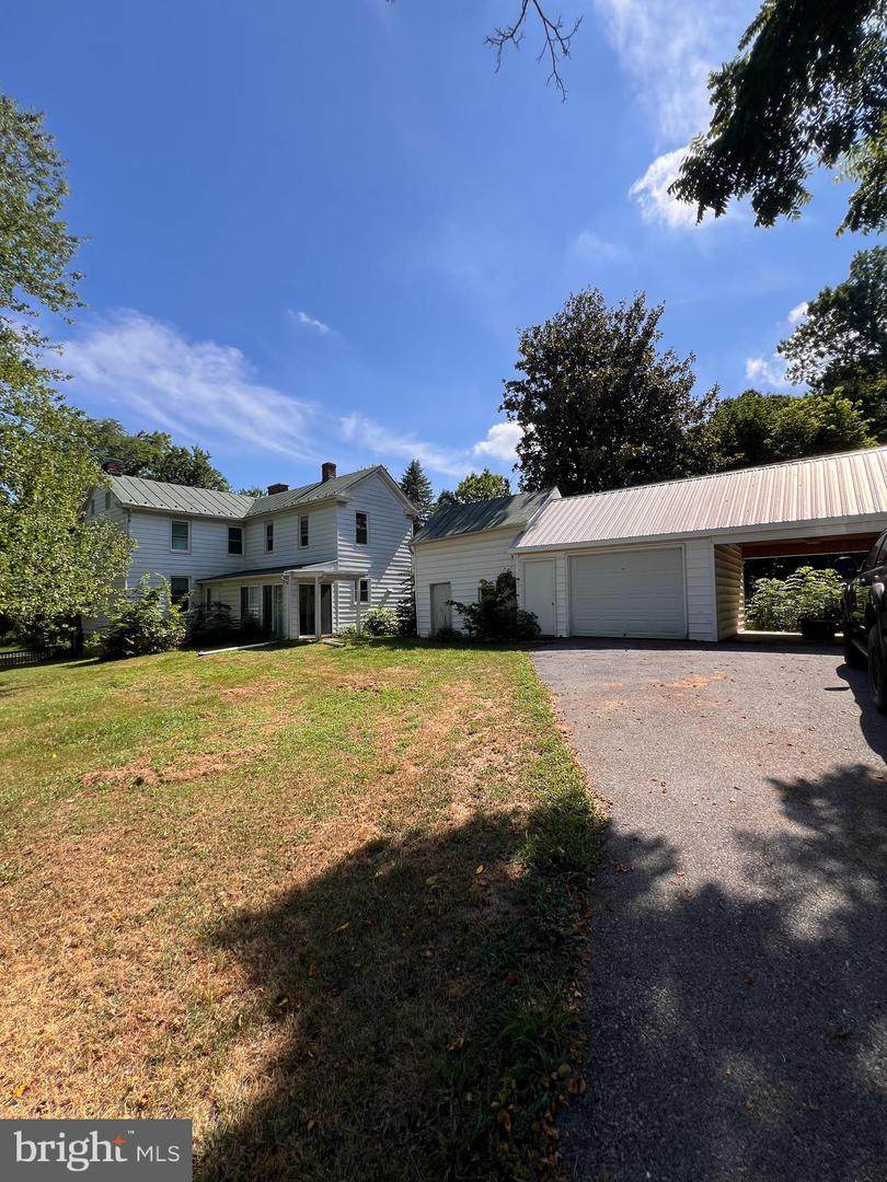 704 Washington Street - Photo 1