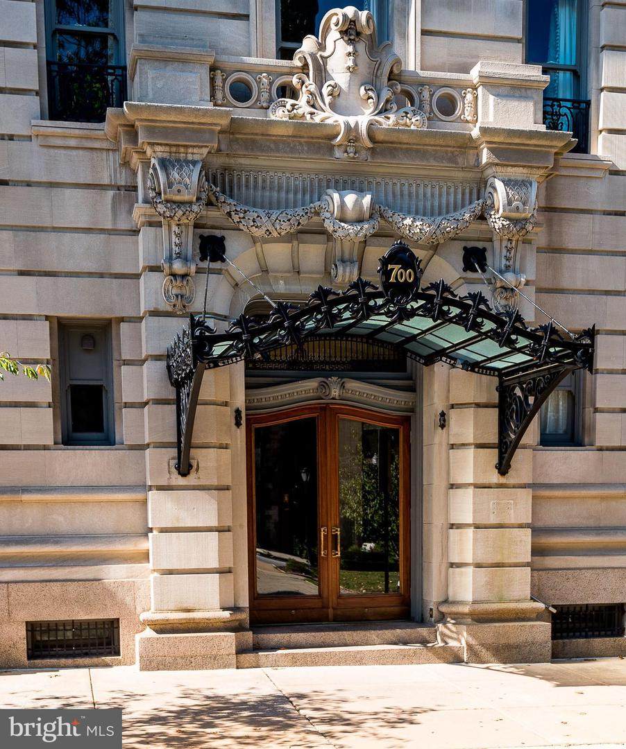 700 Washington Place - Photo 1