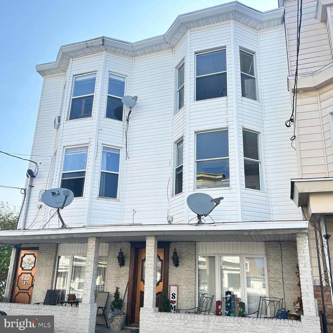 125-127 Jardin Street - Photo 1