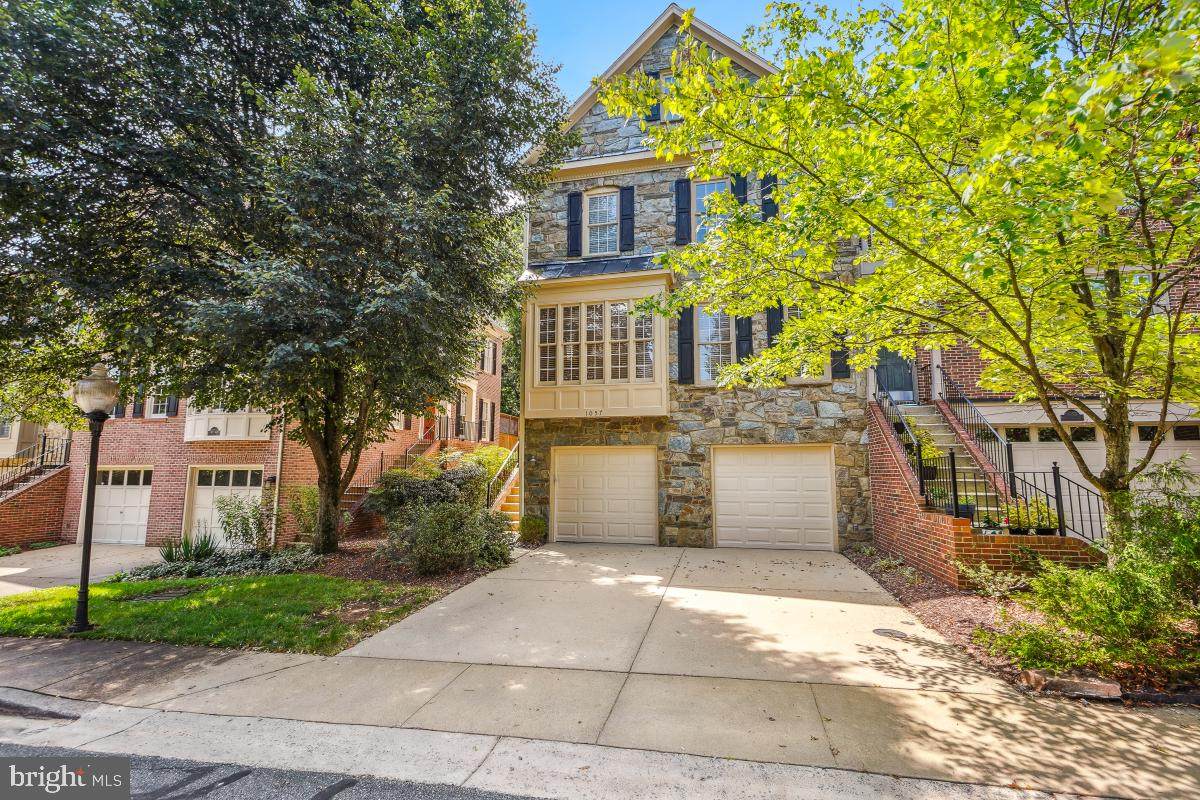 1057 Grand Oak Way - Photo 1