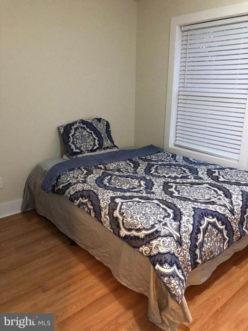 https://bt-photos.global.ssl.fastly.net/brightmls/orig_boomver_1_804028837092-2.jpg
