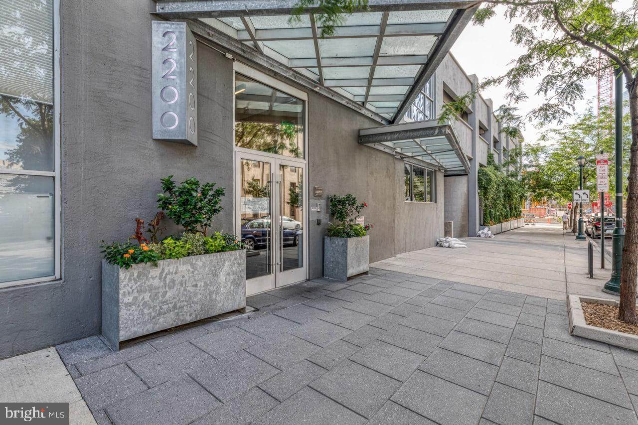2200-28 Arch Street - Photo 1